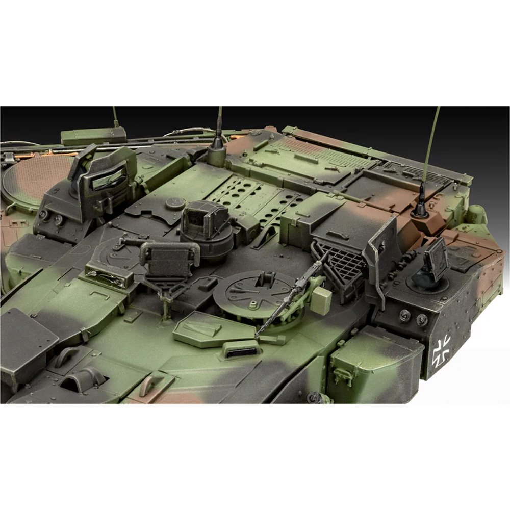 REVELL 1/35 Leopard 2A7A1