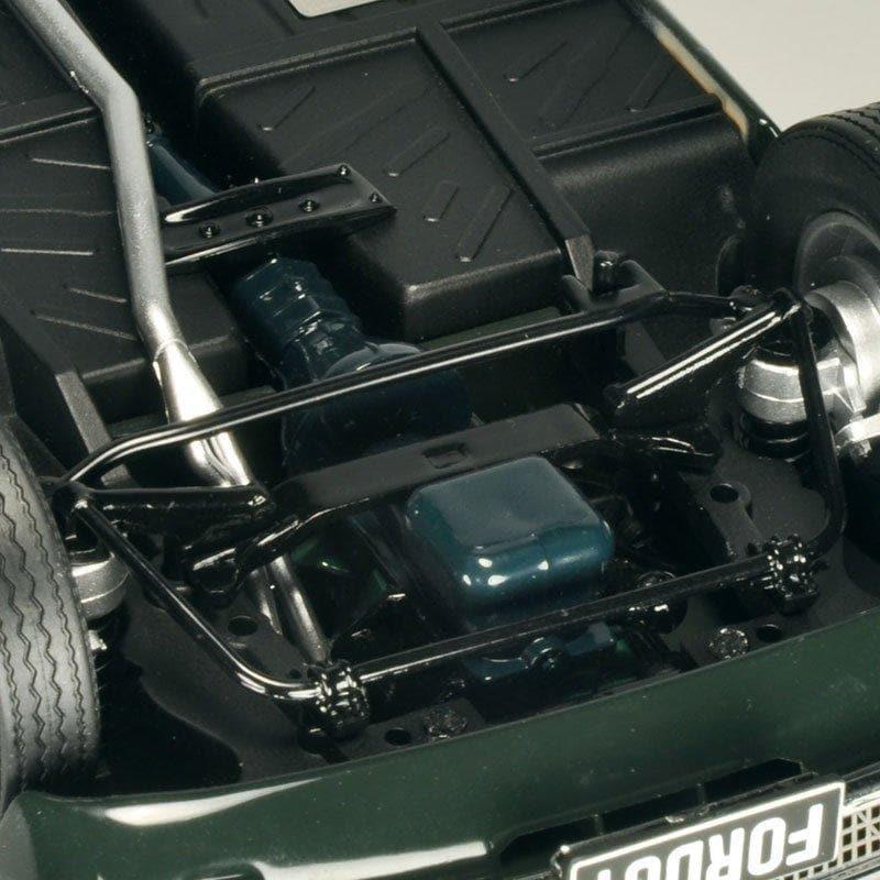 CLASSIC CARLECTABLES 1/18 Ford Cortina GT Goodwood Green