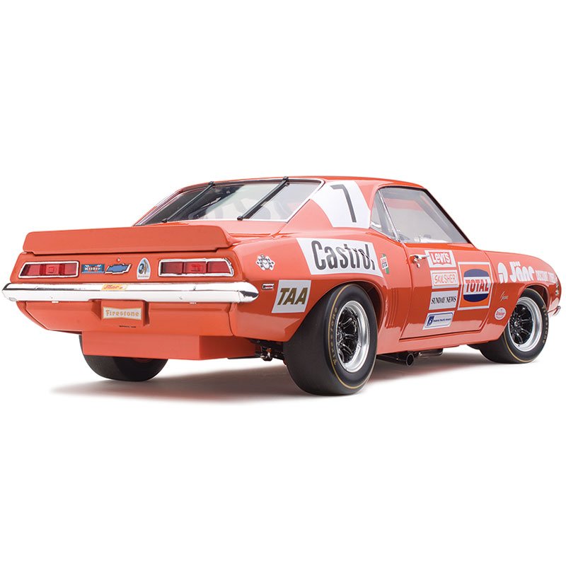 CLASSIC CARLECTABLES 1/18 Chevrolet Camaro - 1972 ATCC Round 1 - Symmons Plains 2nd Place Car
