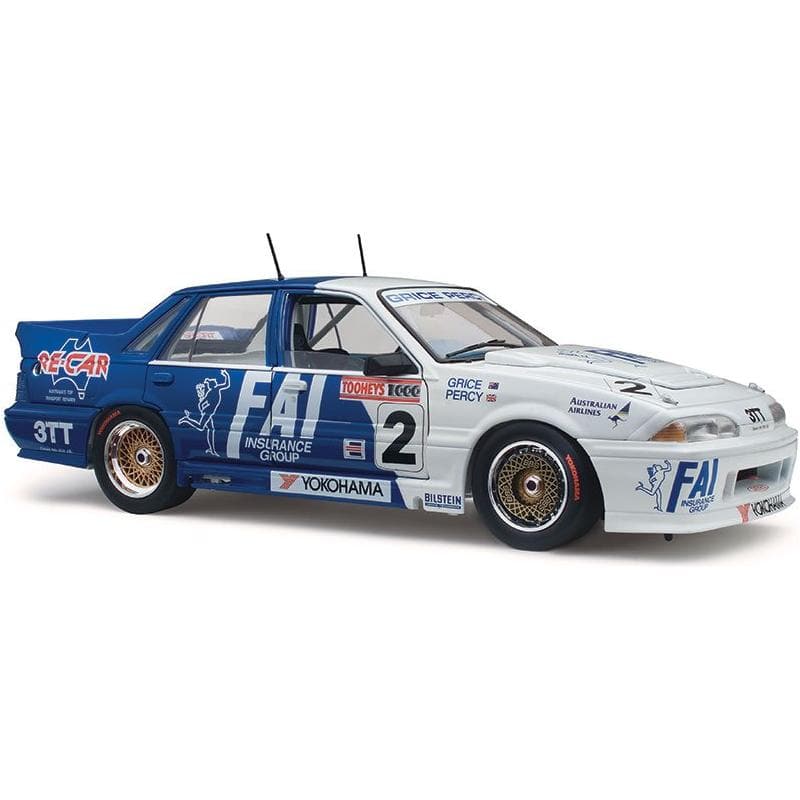 CLASSIC CARLECTABLES 1/18 Holden VL Commodore 1988 Bathurst