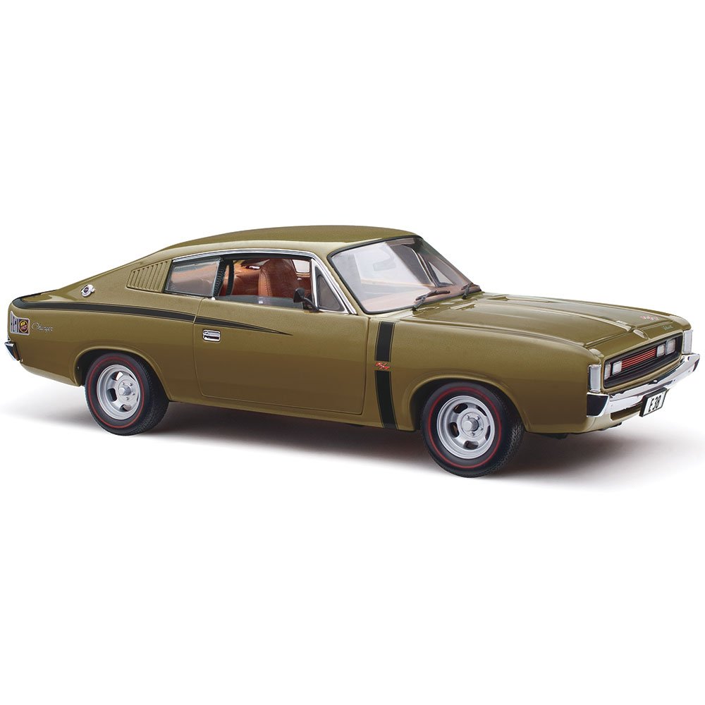 CLASSIC CARLECTABLES 1/18 Chrysler Valiant VH Charger E38 - Citron Gold Metallic 'Big Tank'