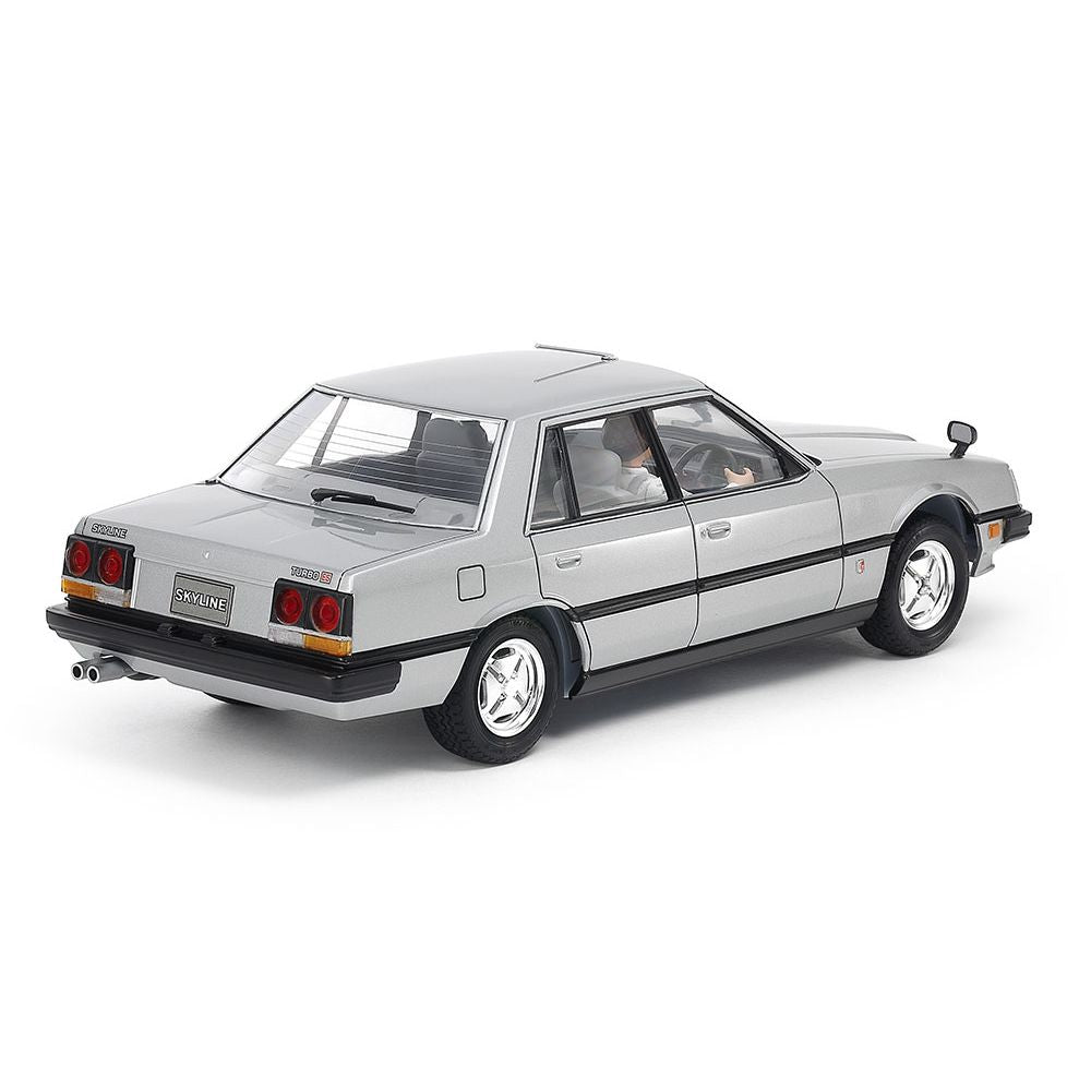 TAMIYA 1/24 Nissan Skyline Sedan 2000