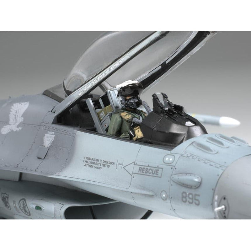 TAMIYA 1/48 Lockheed Martin F16CJ (Block 50) Fighting Falco