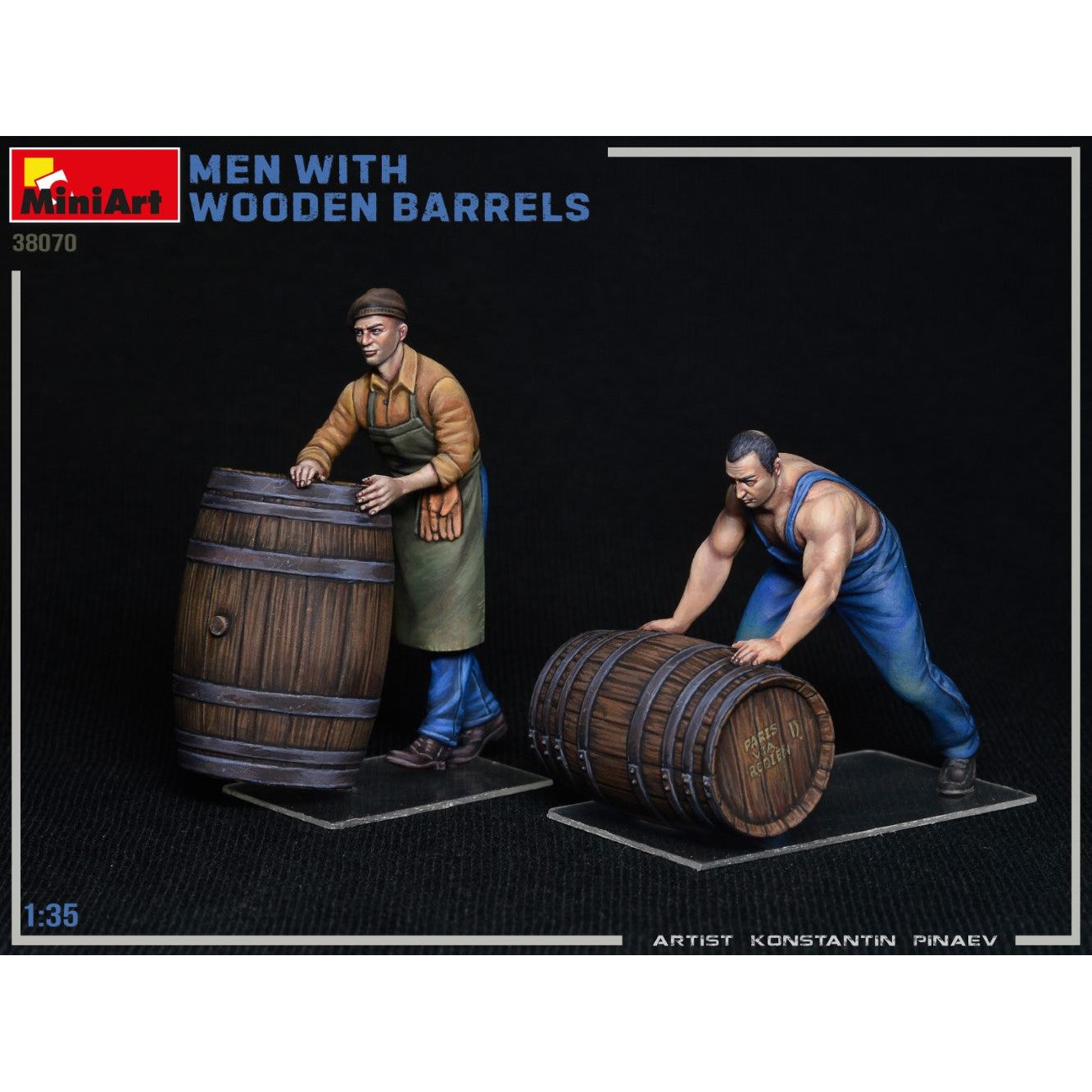 MINIART 1/35 Men with Wooden Barrels