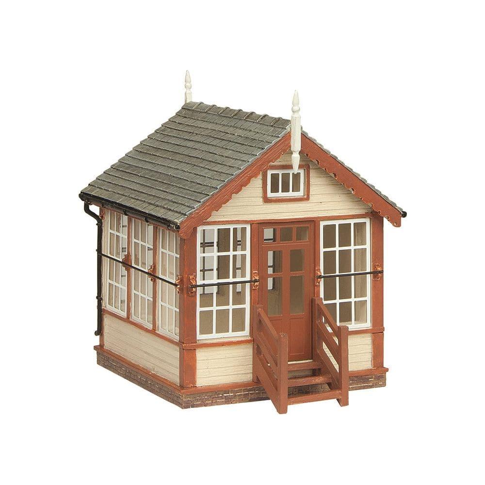 SCENECRAFT OO Platform Mounted Signal Box Brown