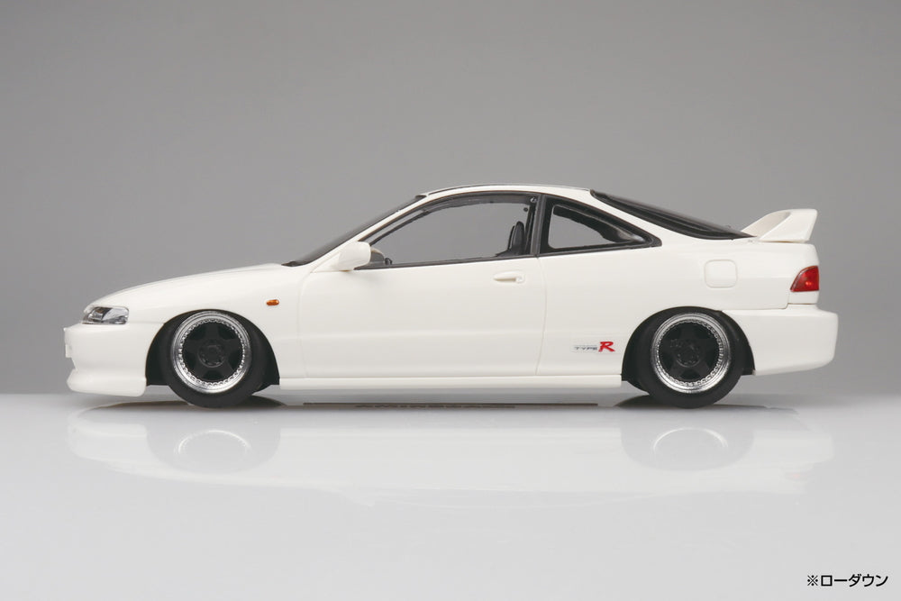 AOSHIMA 1/32 SNAP Honda DC2 Integra TYPE R Custom Wheel (Championship White)