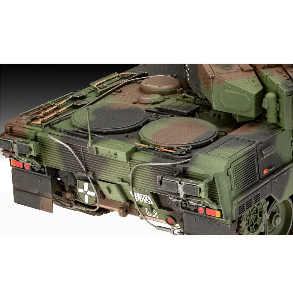 REVELL 1/35 Model Set Leopard 2A7A1