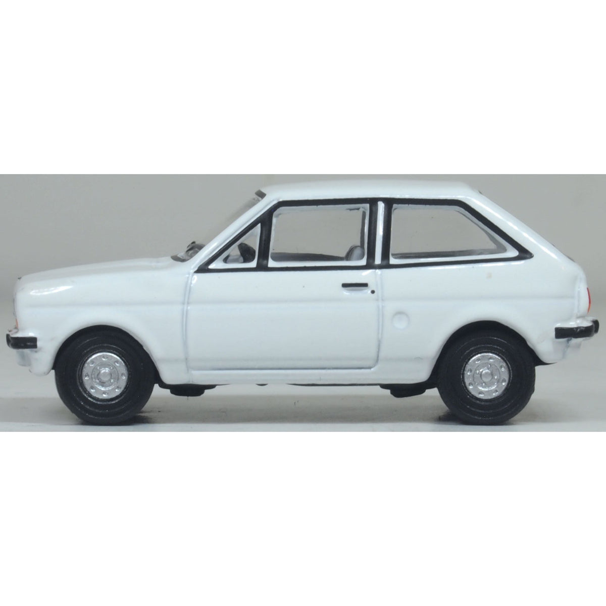 OXFORD 1/76 Ford Fiesta Mk1 Diamond White