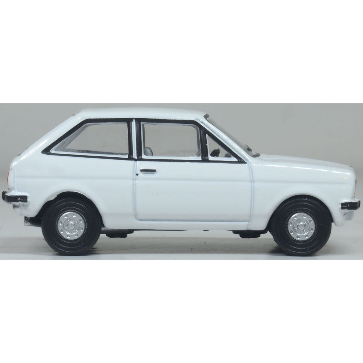OXFORD 1/76 Ford Fiesta Mk1 Diamond White