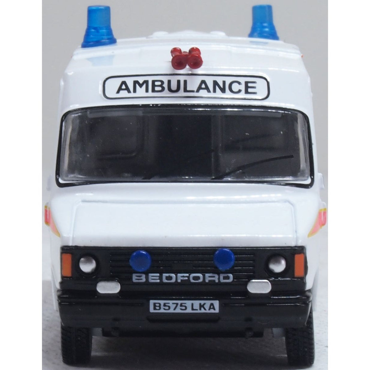 OXFORD 1/76 Bedford CF Hanlon Ambulance Merseyside Ambulance Service
