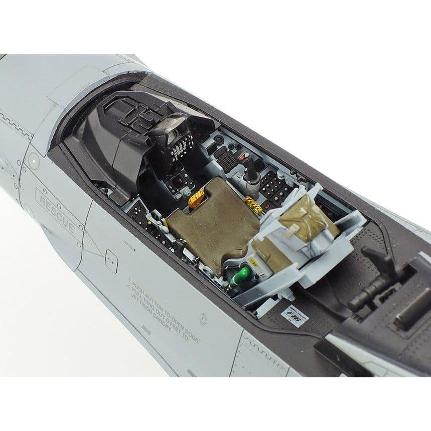 TAMIYA 1/32 F16CJ Fighting Falcon Block 50