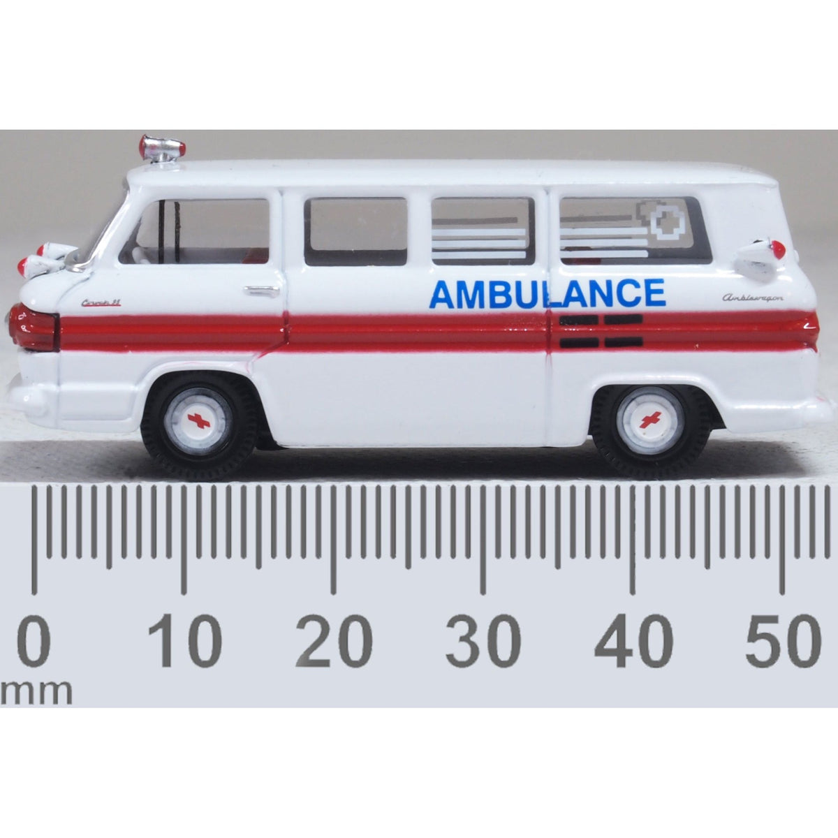 OXFORD 1/87 1961 Chevrolet Corvair Greenbrier Amblewagon Ambulance