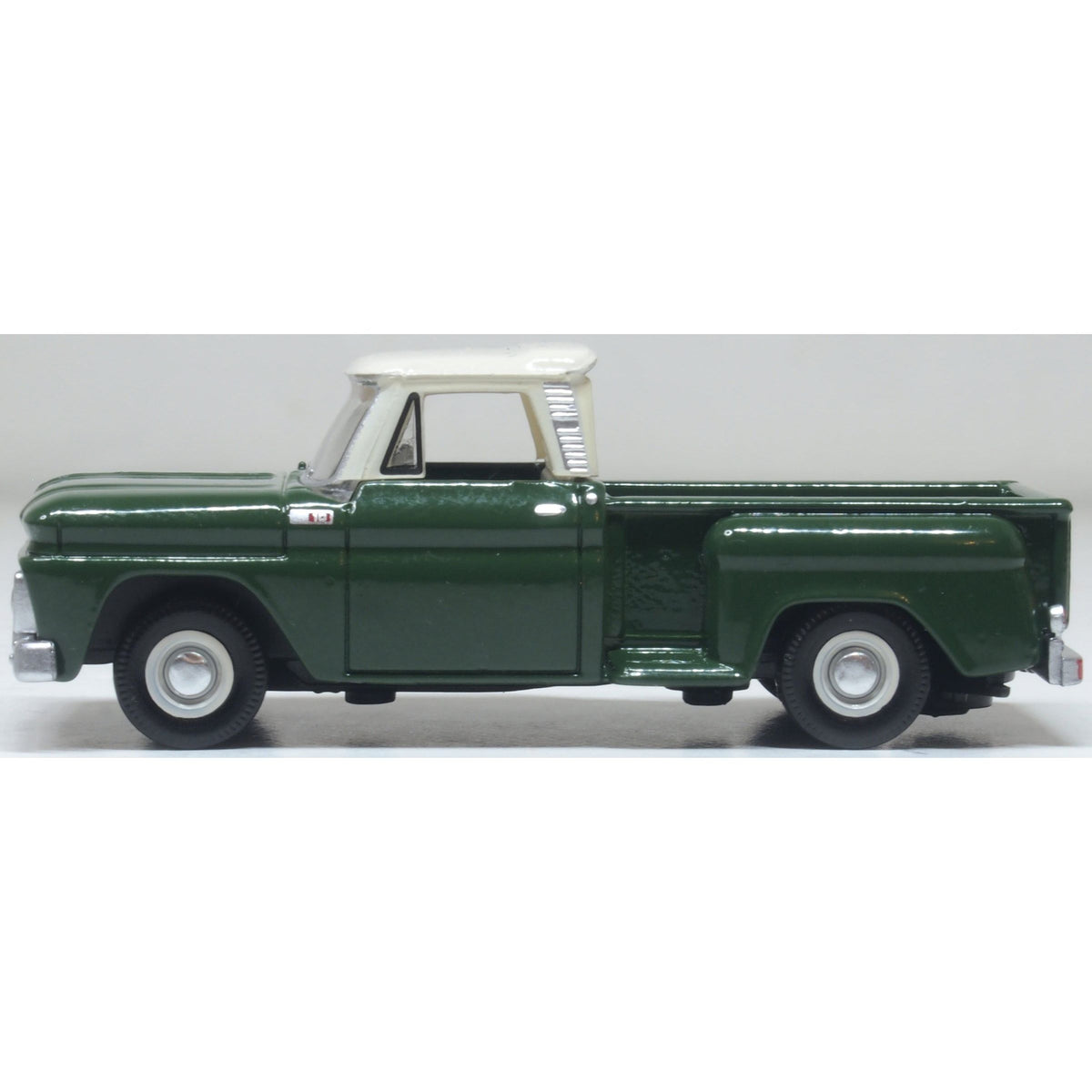 OXFORD 1/87 1965 Chevrolet Stepside Pickup Dark Green/Ivory