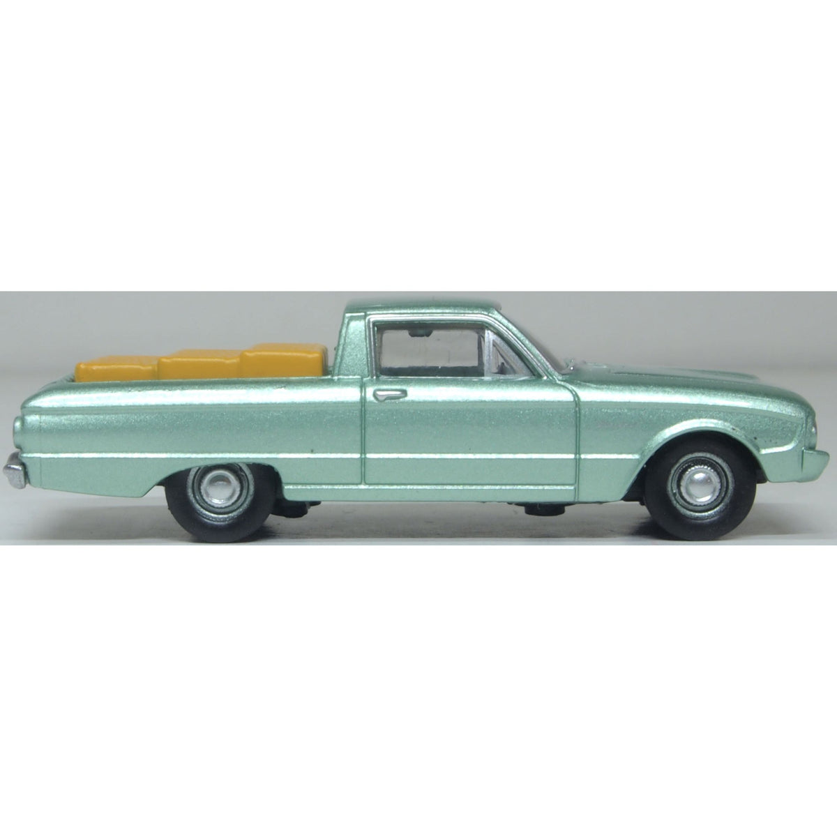OXFORD 1/87 1960 Ford Falcon Ranchero Meadowvale Green (Load)