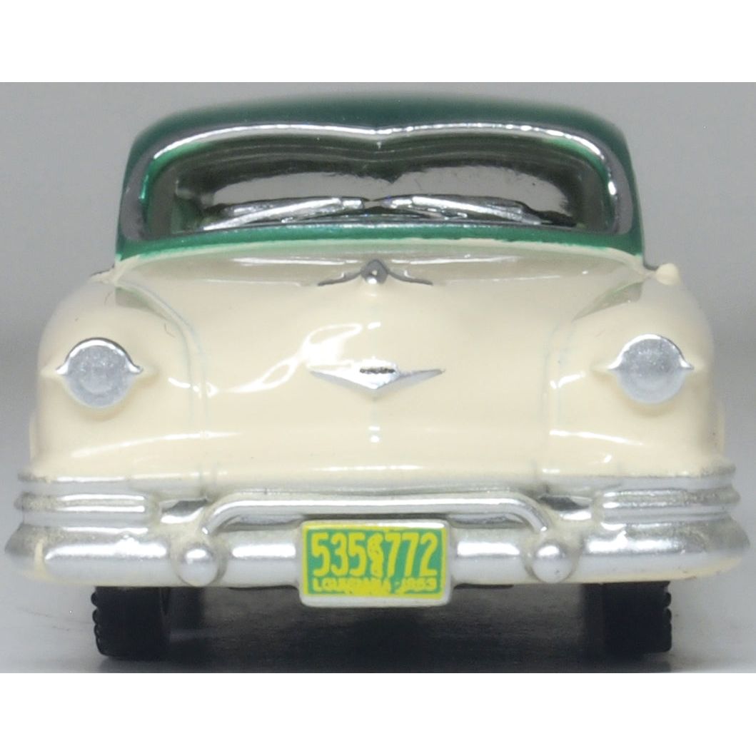 OXFORD 1/87 1953 Kaiser Manhattan Stardust Ivory/Jade Green