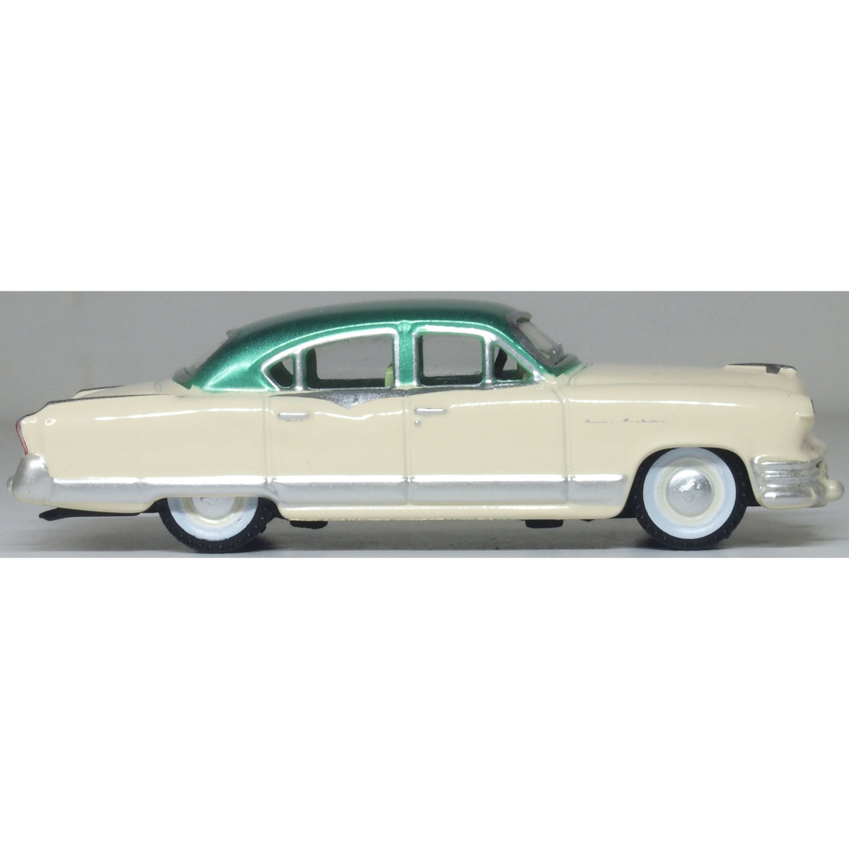 OXFORD 1/87 1953 Kaiser Manhattan Stardust Ivory/Jade Green