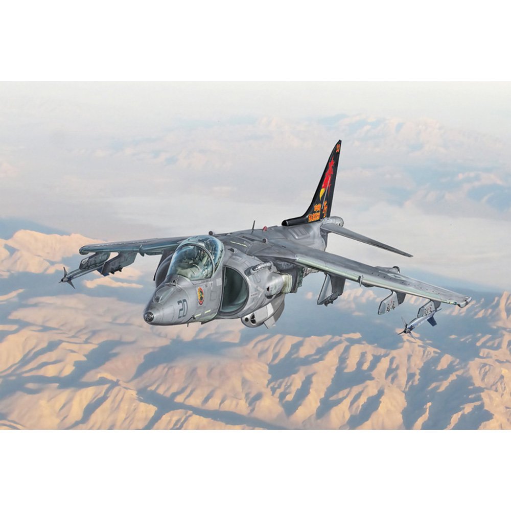 ITALERI 1/72 AV-8B Harrier II-New Artwork and New Decal Edition