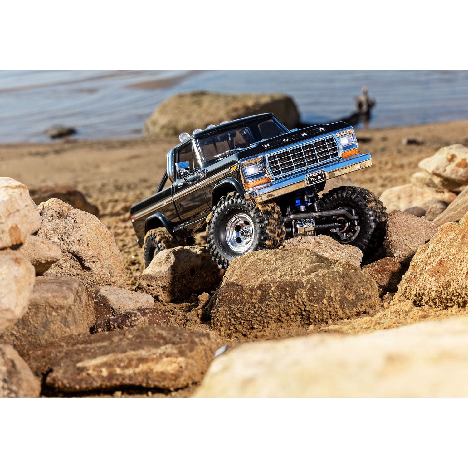 TRAXXAS 1/18 TRX-4M Ford F150 Ranger XLT High Trail Edition 4x4 Black
