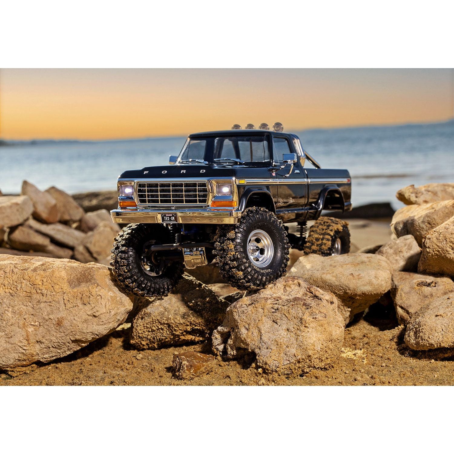 TRAXXAS 1/18 TRX-4M Ford F150 Ranger XLT High Trail Edition 4x4 Black