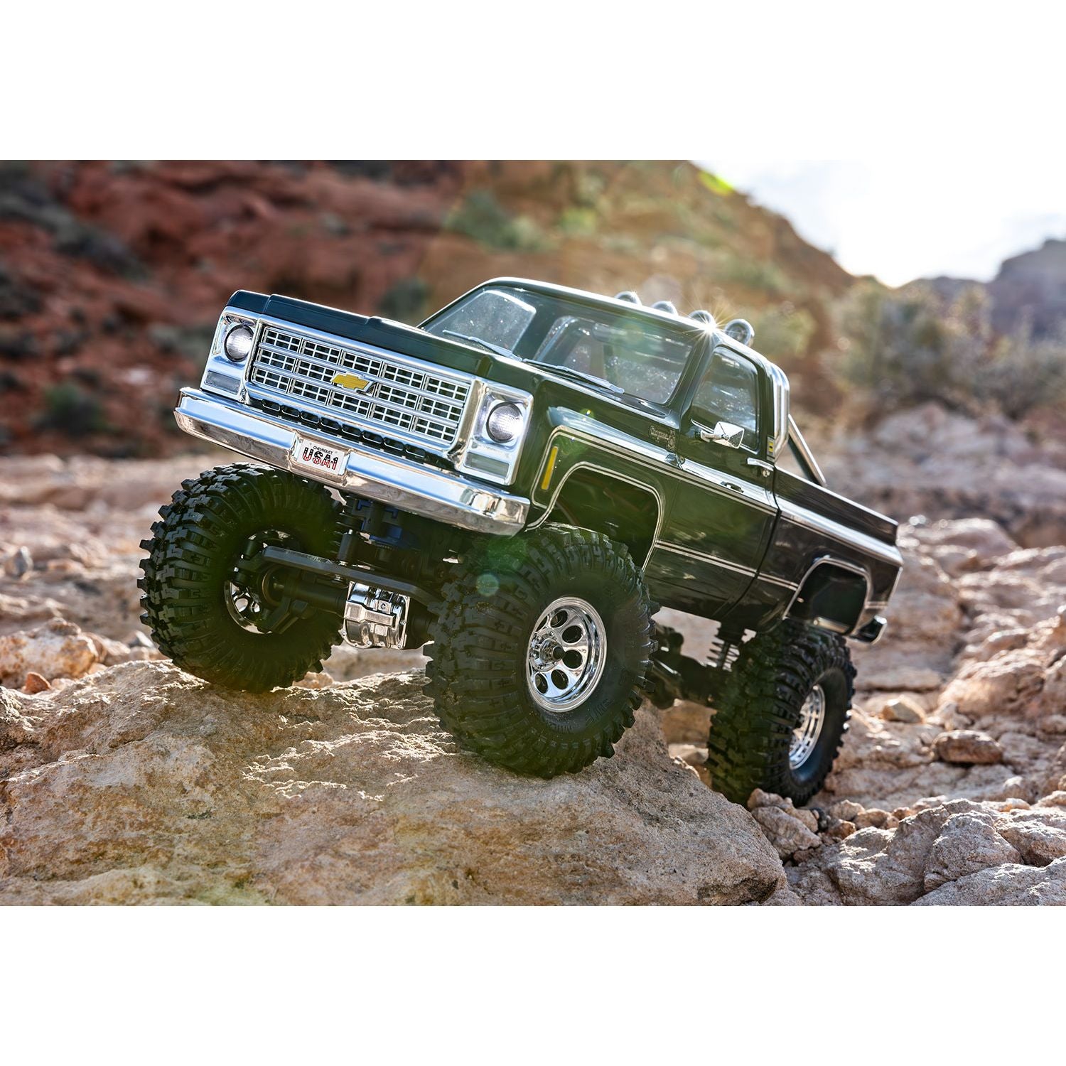 TRAXXAS 1/18 TRX-4M Chevrolet K10 High Trail Edition 4x4 Trail Crawler Black
