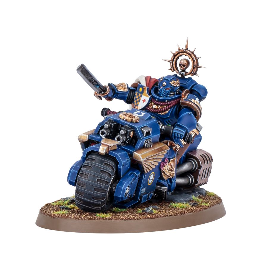 WARHAMMER 40K Space Marines: Captain on Bike