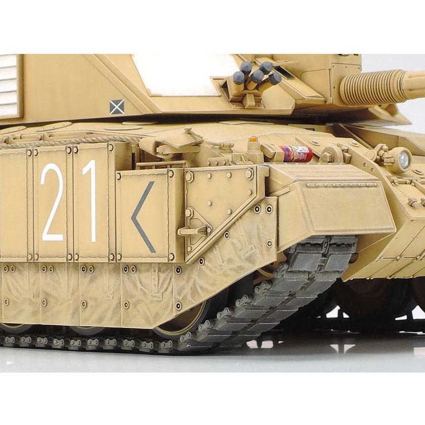 TAMIYA 1/35 British Main Battle Tank Challenger 2 (Desertised)