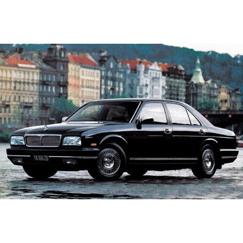 AOSHIMA 1/24 Nissan Y32 Cima Tupe III Limited L AV '91