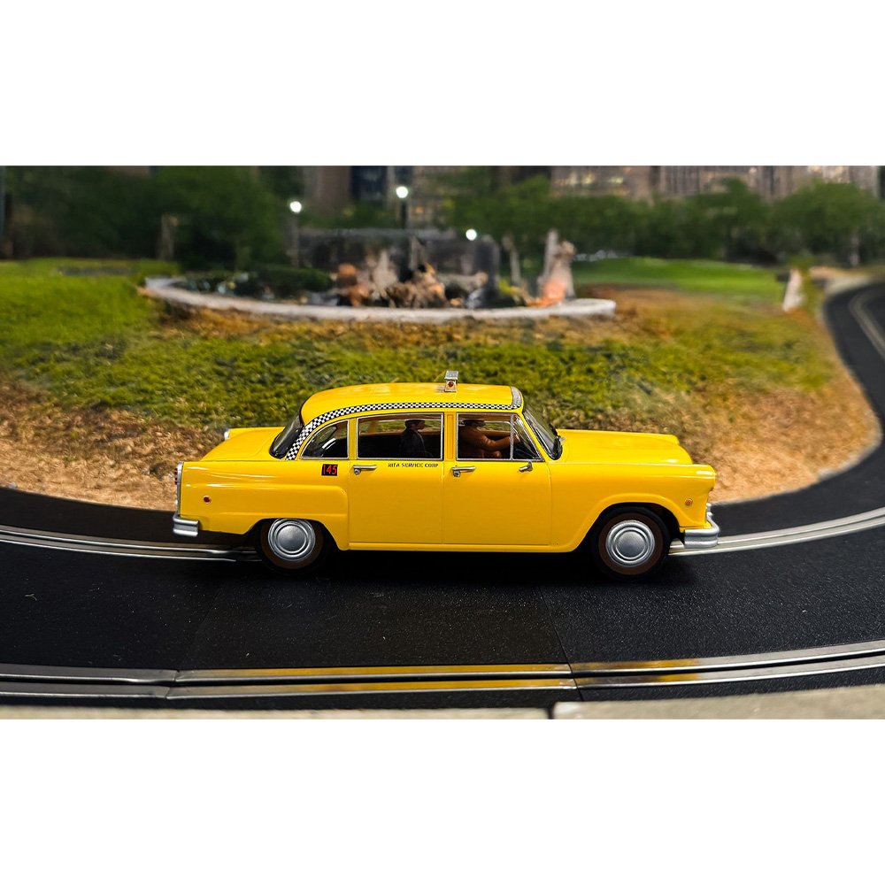 SCALEXTRIC 1/32 James Bond Checker Taxi Cab - Live And Let Die