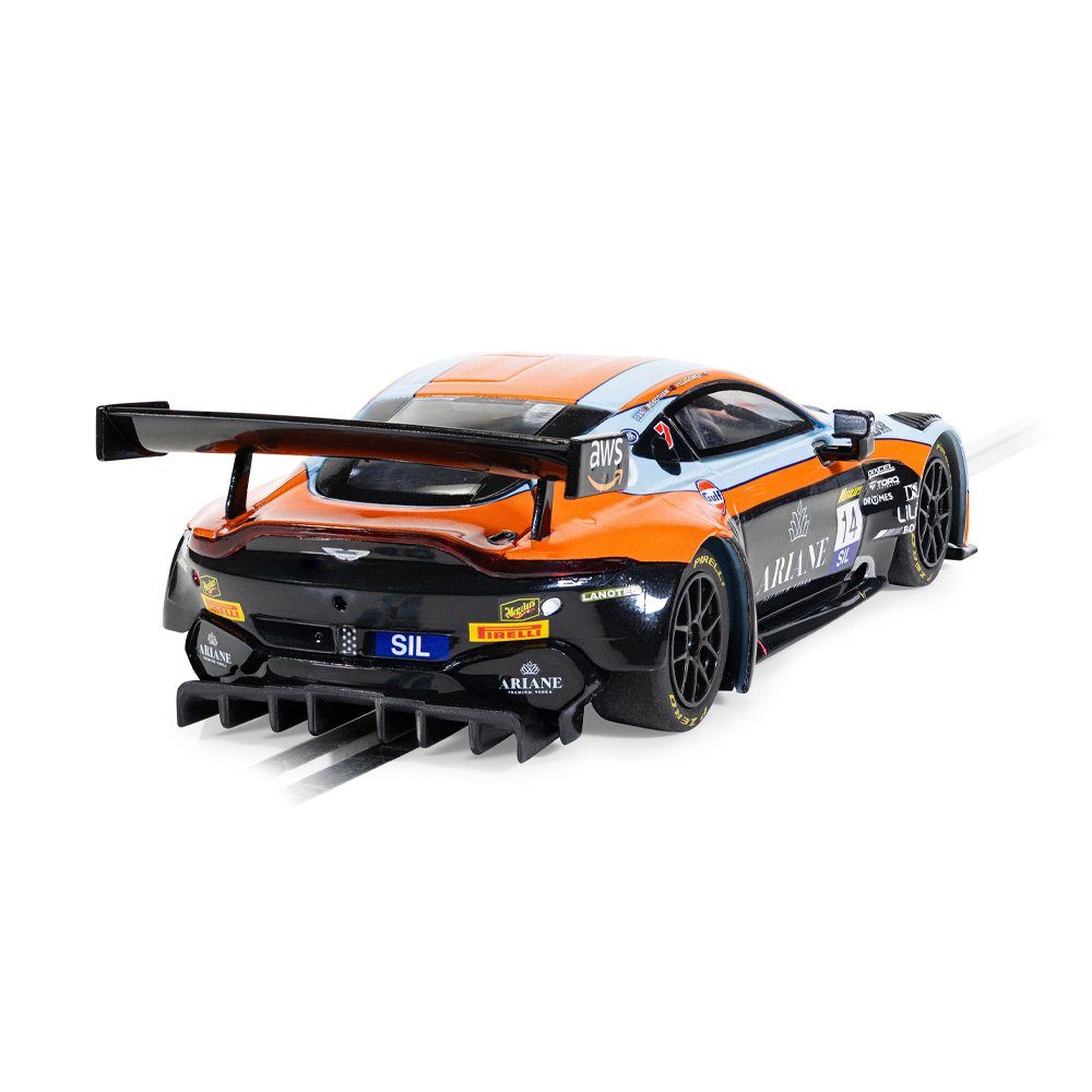 SCALEXTRIC 1/32 Aston Martin GT3 Vantage - 12hrs of Bathurst 2025 - Gulf Edition
