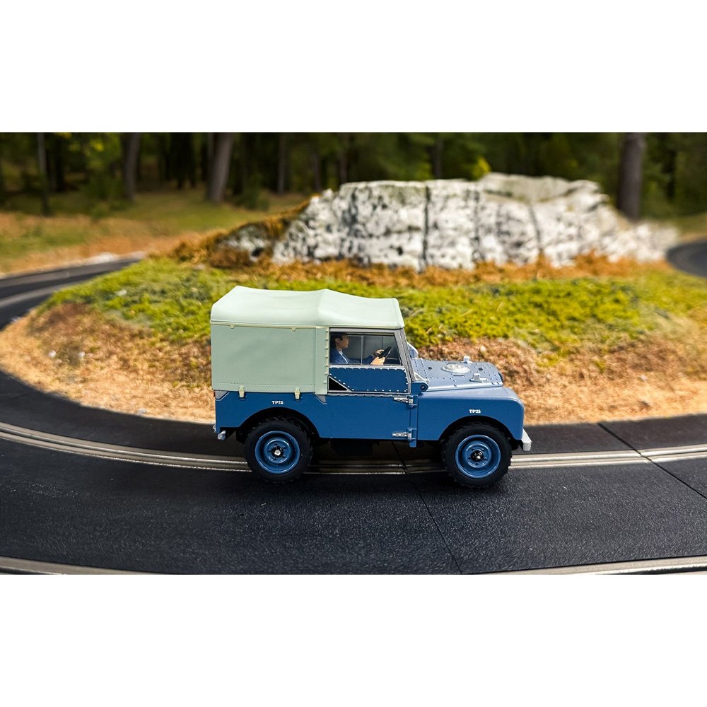 SCALEXTRIC 1/32 Land Rover Series 1 - RAF Edition
