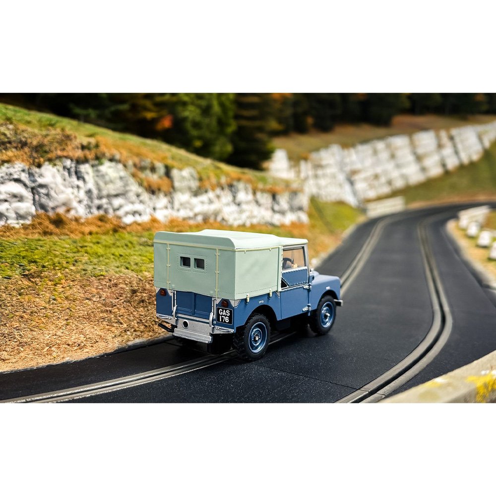 SCALEXTRIC 1/32 Land Rover Series 1 - RAF Edition