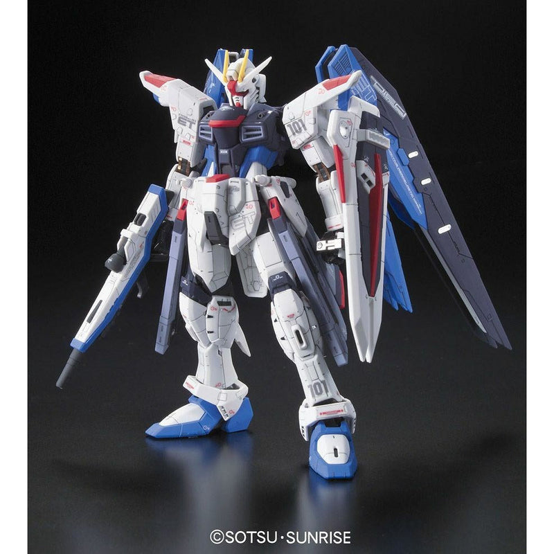 BANDAI 1/144 RG Freedom Gundam