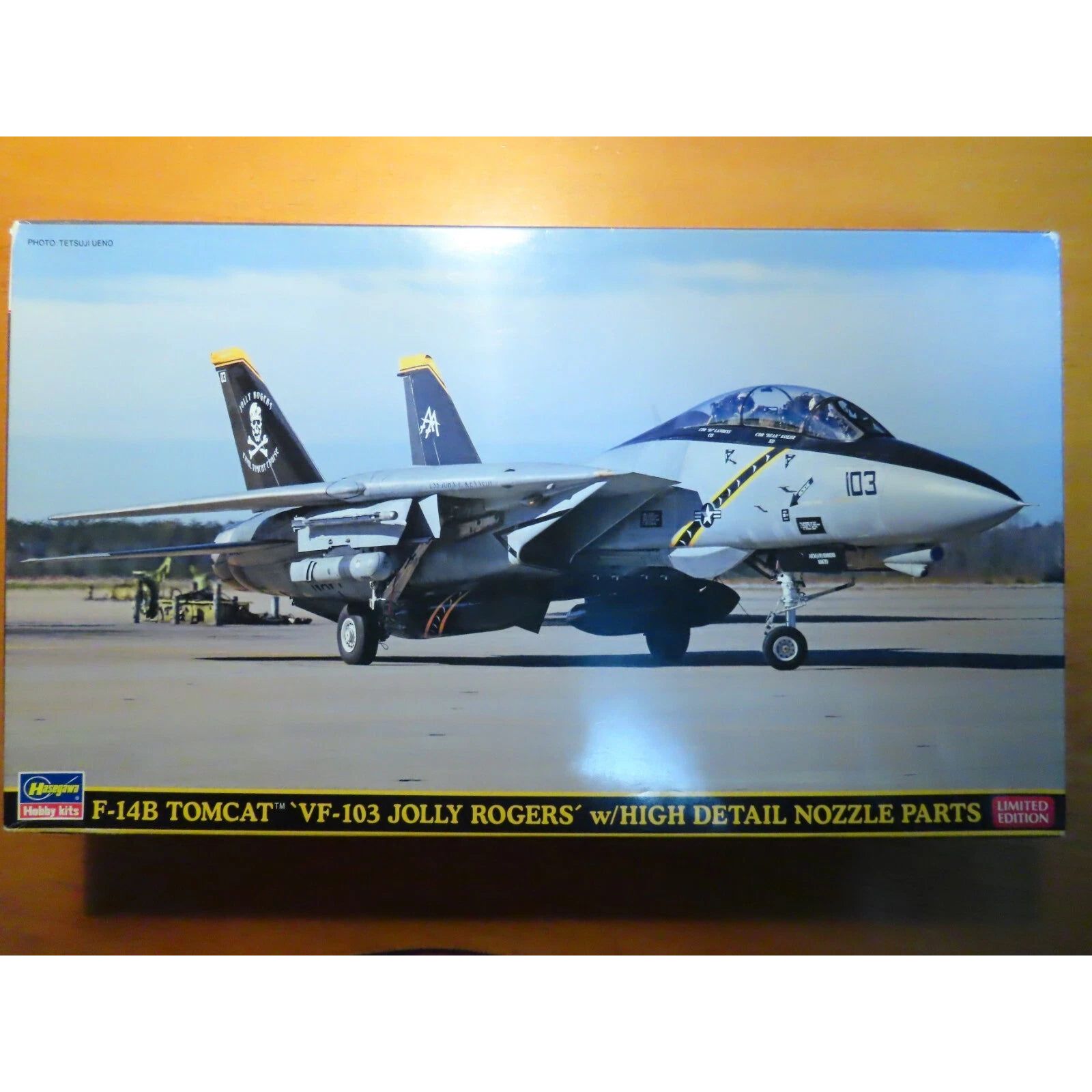 HASEGAWA 1/72 F-14B TOMCAT "VF-103 JOLLY ROGERS" w/HIGH DETAIL NOZZLE PARTS