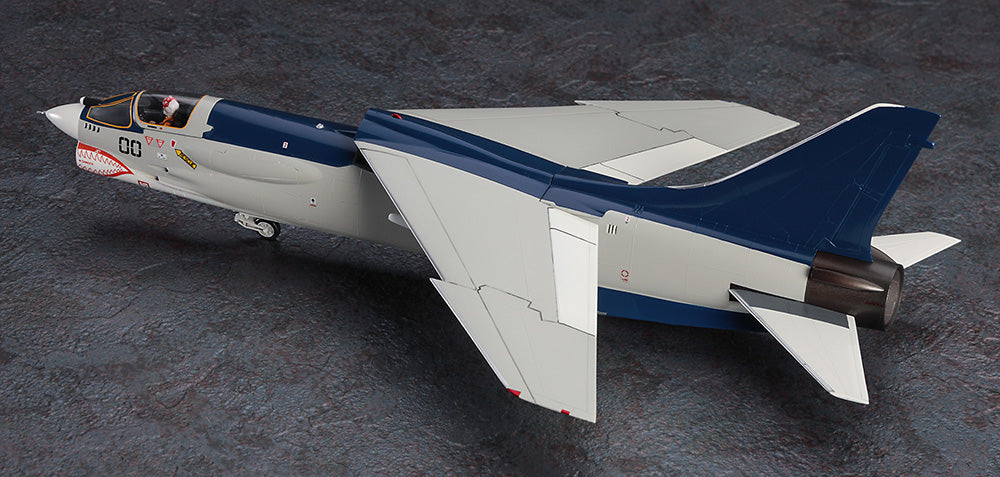 HASEGAWA 1/72 [Area 88] F-8E Crusader 'Shin Kazama'