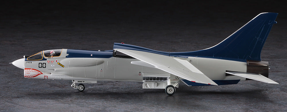 HASEGAWA 1/72 [Area 88] F-8E Crusader 'Shin Kazama'