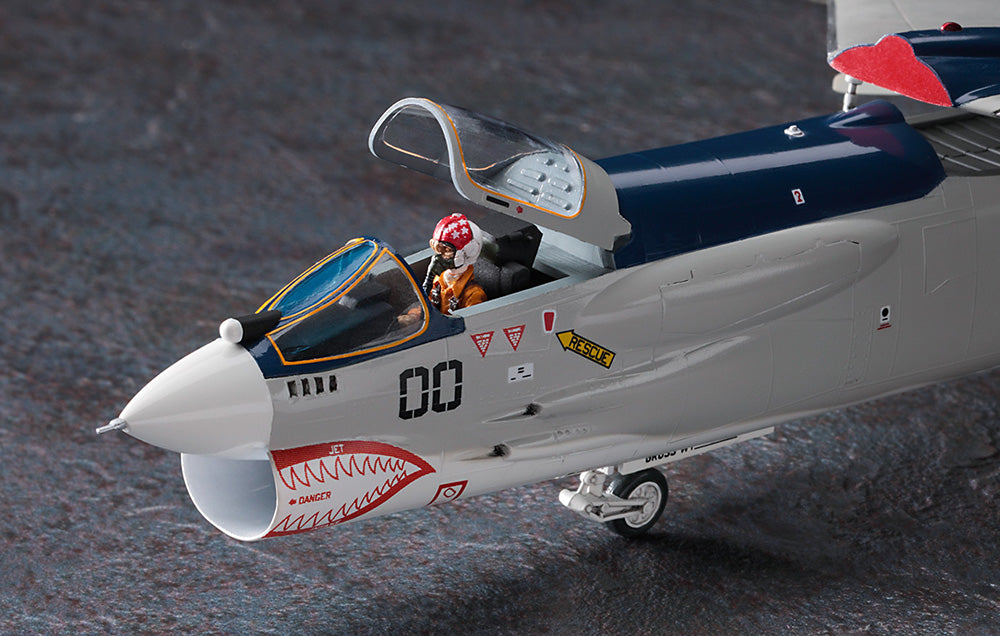 HASEGAWA 1/72 [Area 88] F-8E Crusader 'Shin Kazama'