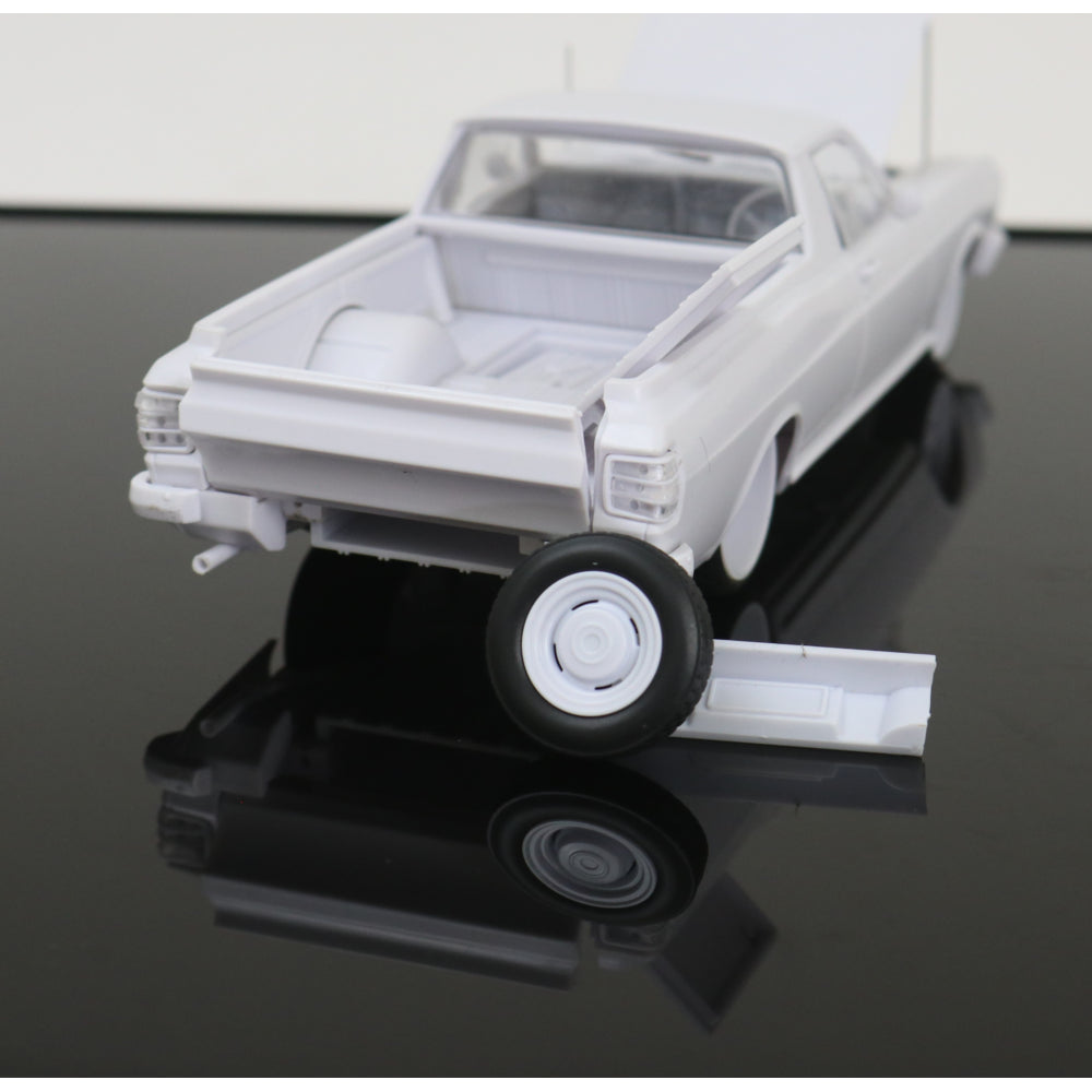 DDA COLLECTIBLES 1:24 XW Ford Ute Slammed