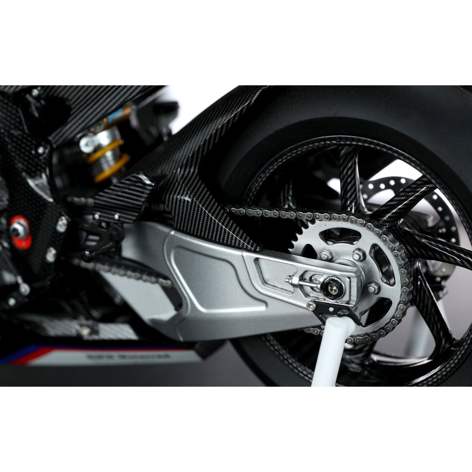MENG 1/9 BMW HP4 Race