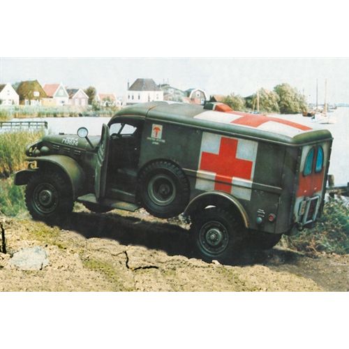 ITALERI 1/35 Dodge WC54 Ambulance