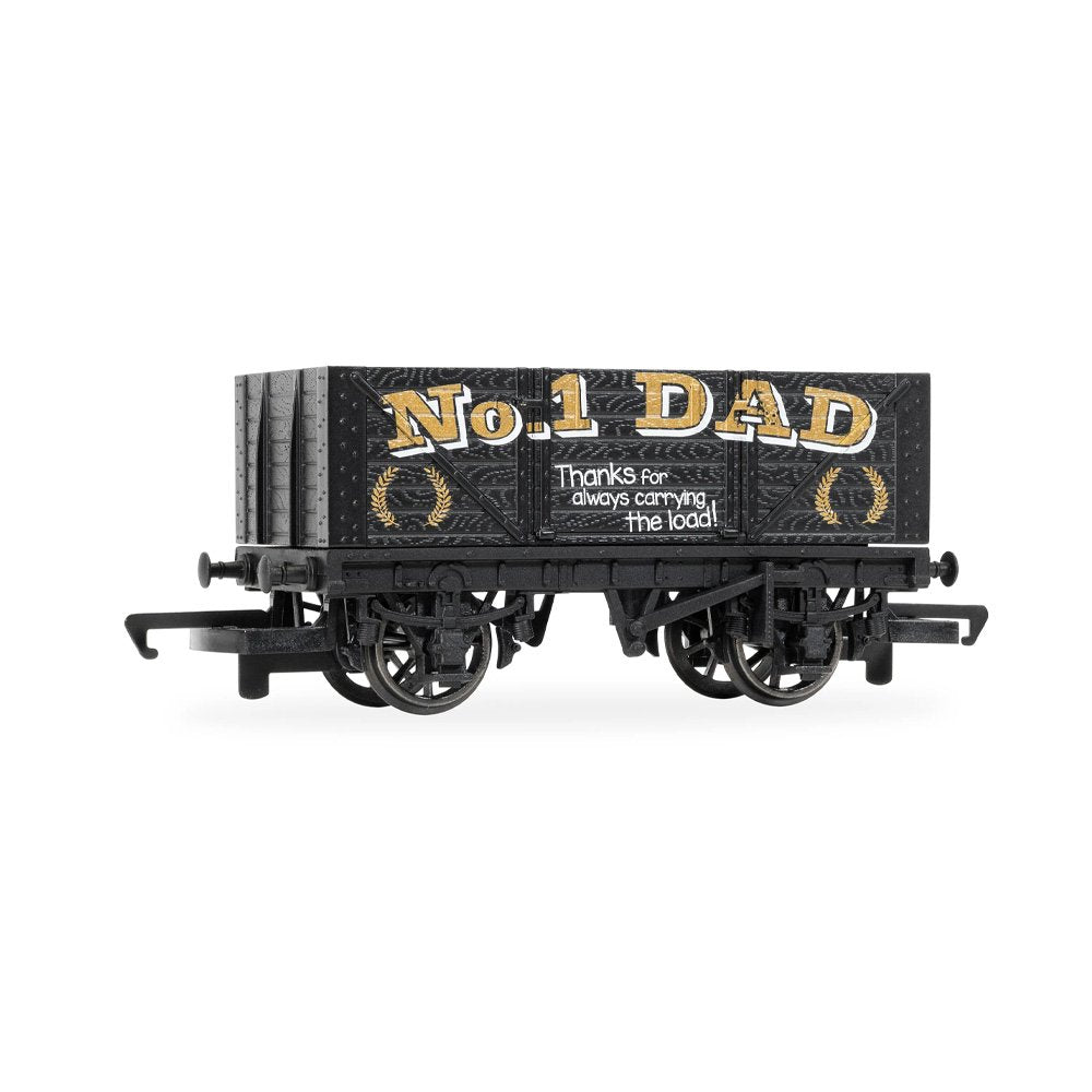 HORNBY 1/76 2026 Fathers Day Wagon