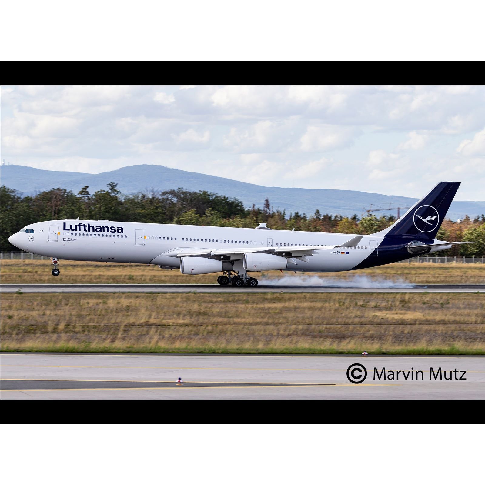 REVELL 1/144 Scale A340-300 Lufhansa New Livery