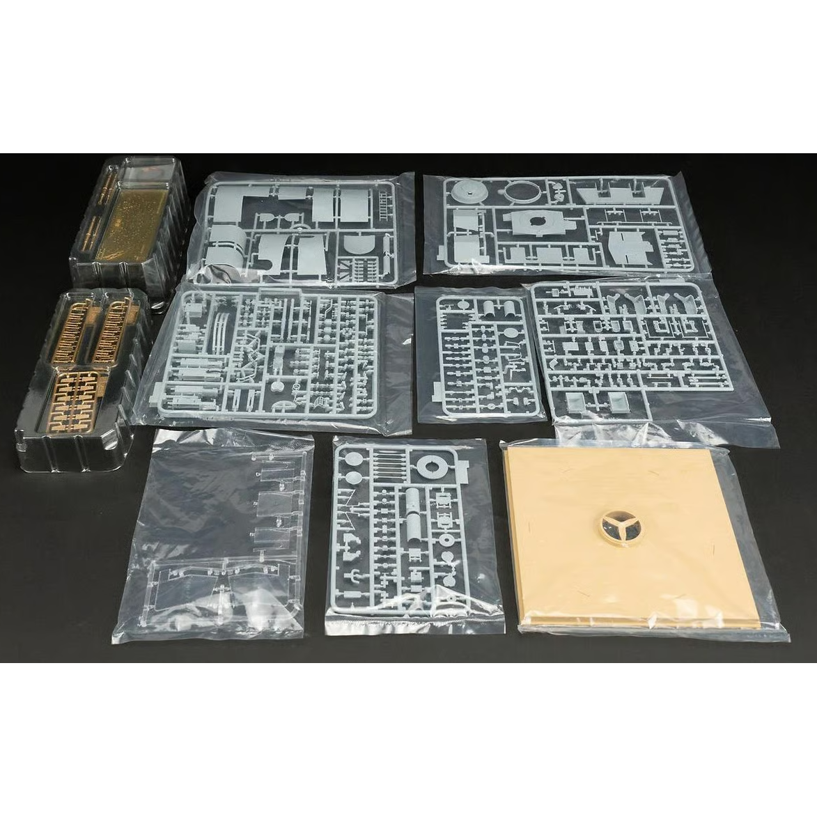ZIMI MODEL 1/35 US Navy 40mm Quadruple Bofors (Trade edition) Plastic Model Kit