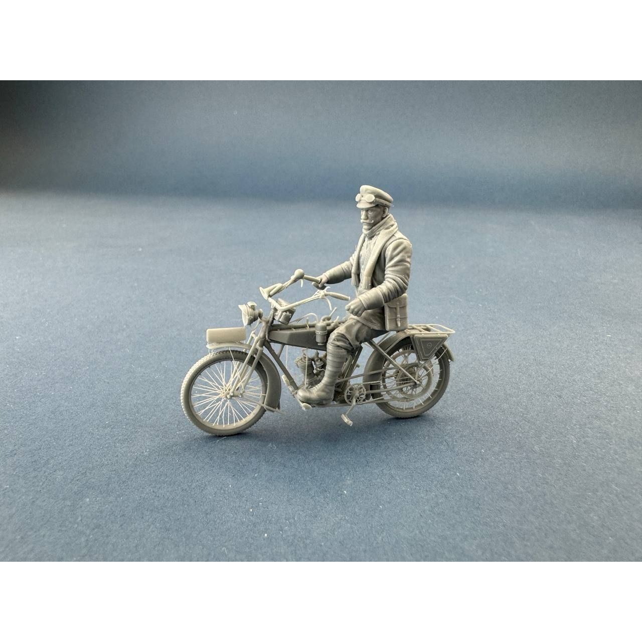 COPPER STATE MODELS German Dispatch Rider standing with a motorcycle