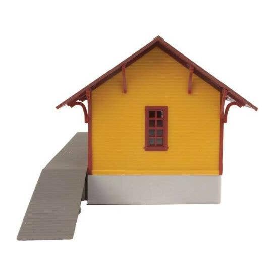 WALTHERS HO Golden Valley Freight House -- Kit - 8-3/8 x 3-3/8 x 3-1/4" 20.9 x 8.4 x 8.1cm