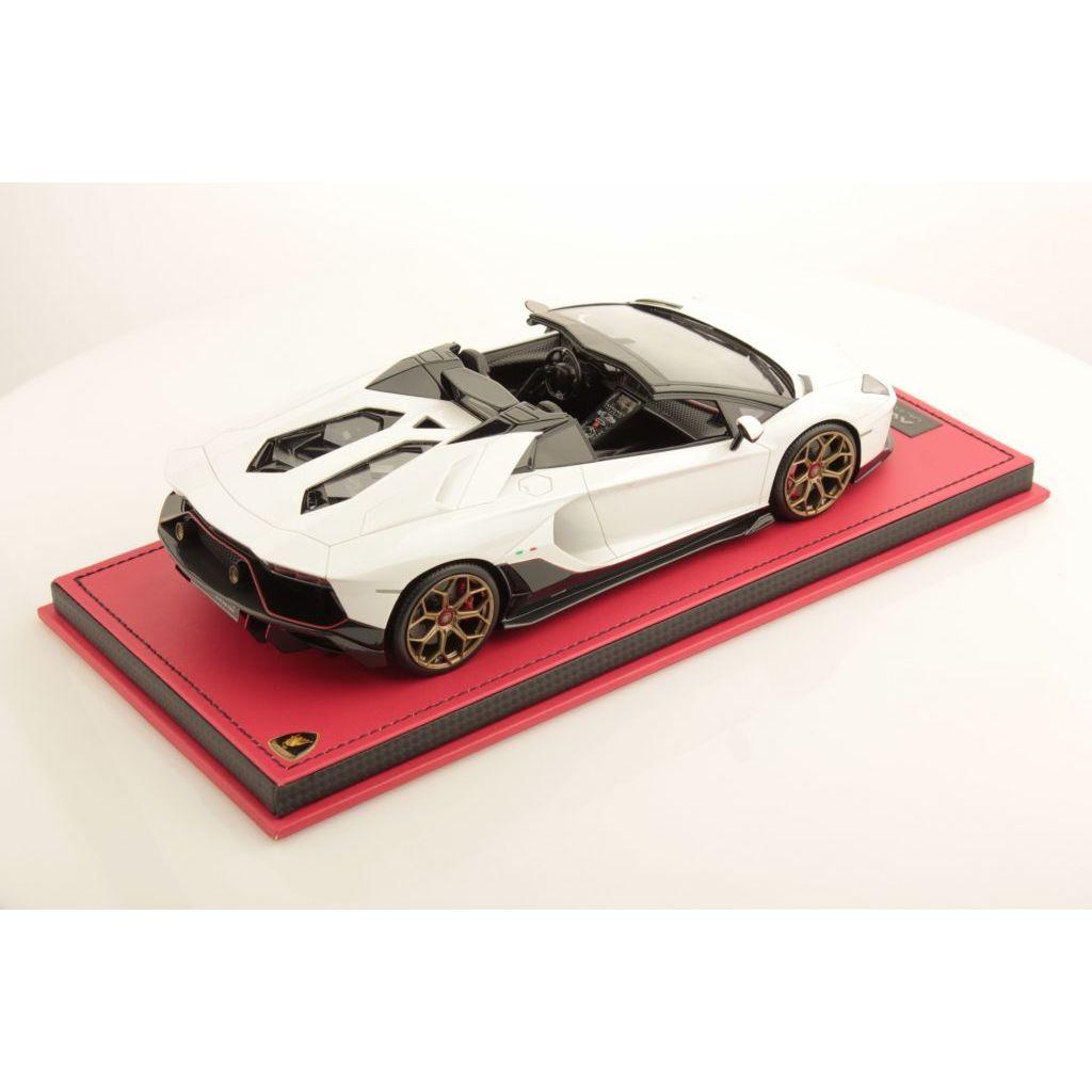 MR COLLECTION MODELS 1/18 Lambo Aventador Ultimae Road  Bianco Asopo with Carbon Pack