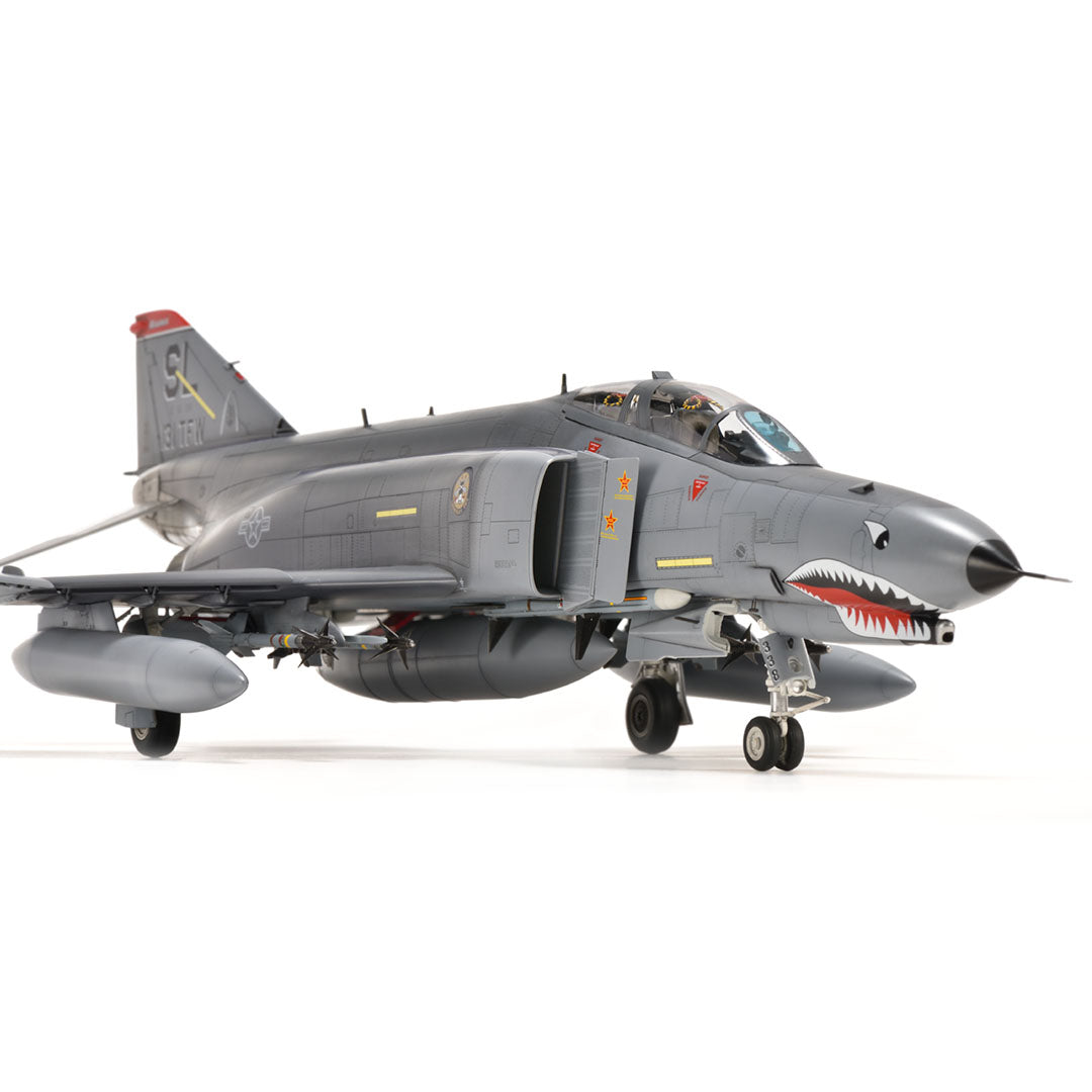 ZOUKEI MURA 1/48 F-4E Late Phantom Plastic Model Kit