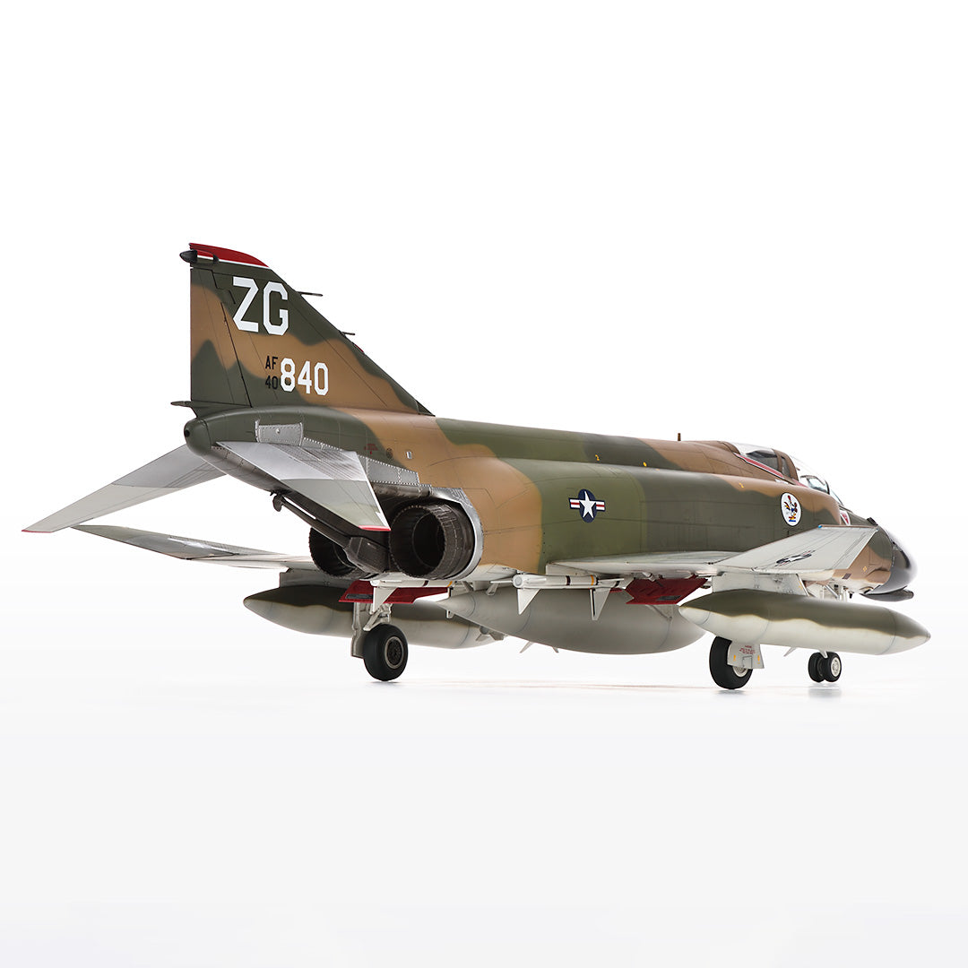 ZOUKEI MURA 1/48 F-4C Phantom II Wild Weasel IV Plastic Model Kit