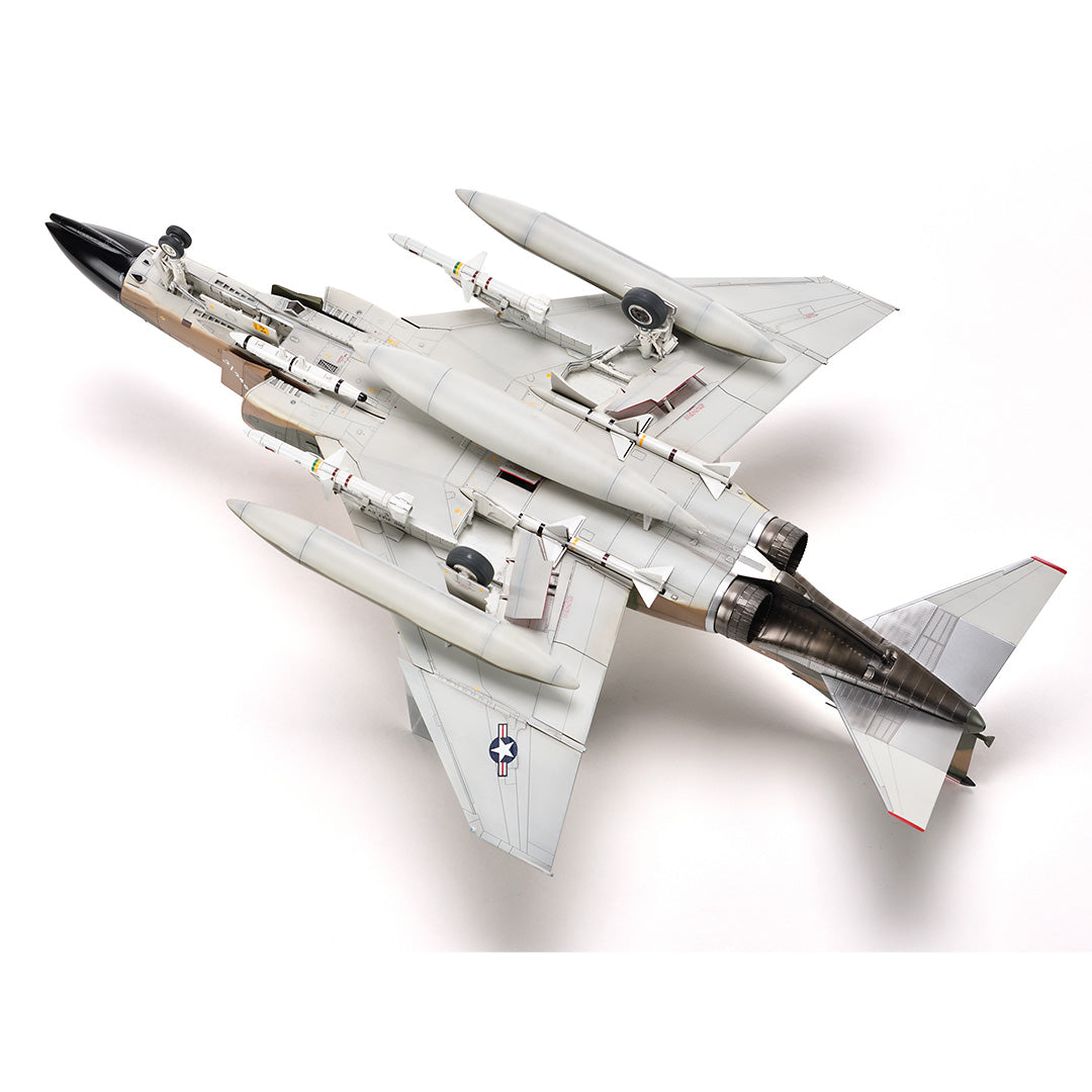 ZOUKEI MURA 1/48 F-4C Phantom II Wild Weasel IV Plastic Model Kit
