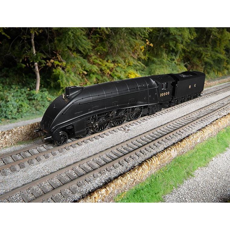 HORNBY OO LNER, W1 CLASS 'HUSH HUSH' STREAMLINED, 4-6-4, 10000 - ERA 3