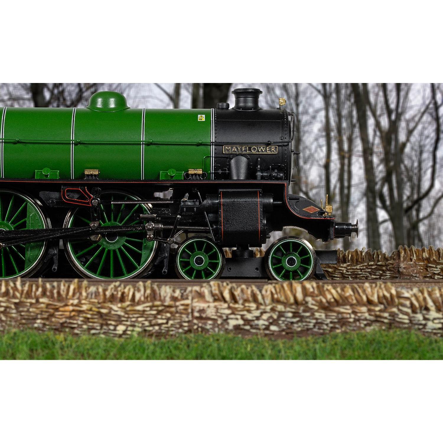 HORNBY OO BR (EARLY), CLASS B1, 4-6-0, 61379 'MAYFLOWER' - ERA 11